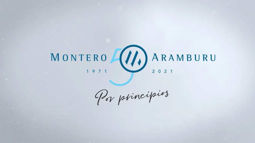 Logo 50 aniversario Montero Aramburu: Por principios